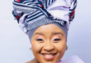 Gogo Skhotheni o tlohetse  Bongaka