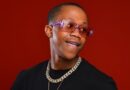 Young Stunna o phomotsa lentswe moketeng